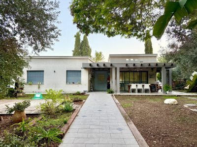 56d8745f-e2ed-4b7b-bdb2-904313bfa0db